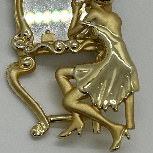 Vintage Gold-Tone Vanity Brooch With Lady At Dressing Table Mirror Design - Picture 5 of 13